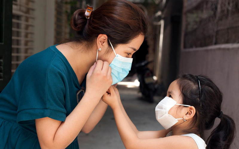 Hãy luôn đeo khẩu trang trước khi ra ngoài