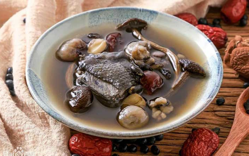 Gà ác tiềm thuốc bắc mang lại lợi ích bà bầu