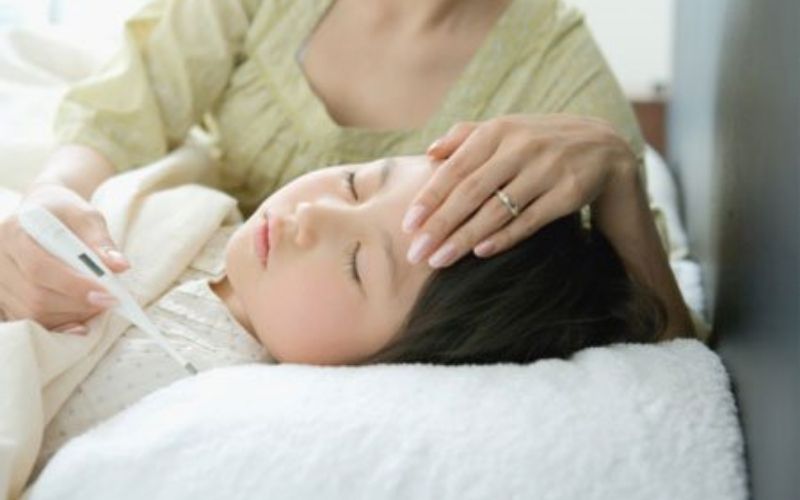 Các triệu chứng thường thấy của ngộ độc sắt ở trẻ nhỏ