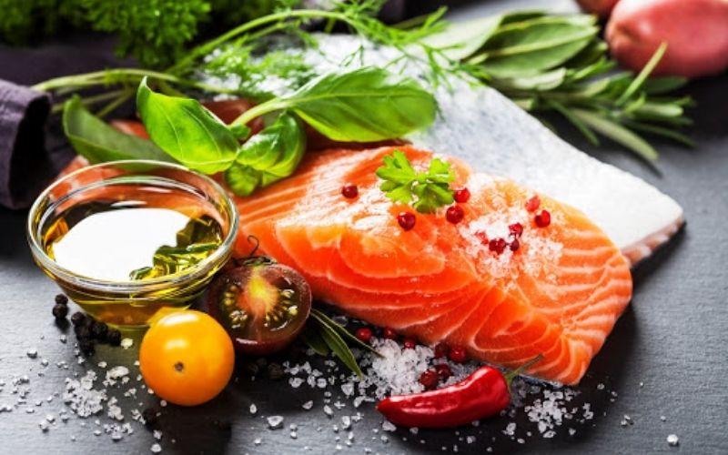 Bà bầu ăn cá hồi để duy trì sức khỏe cho hệ tim mạch